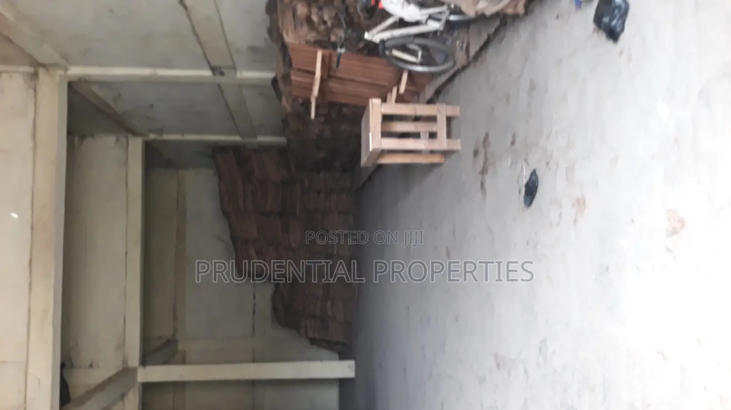 Warehouse for Rent at Alajo