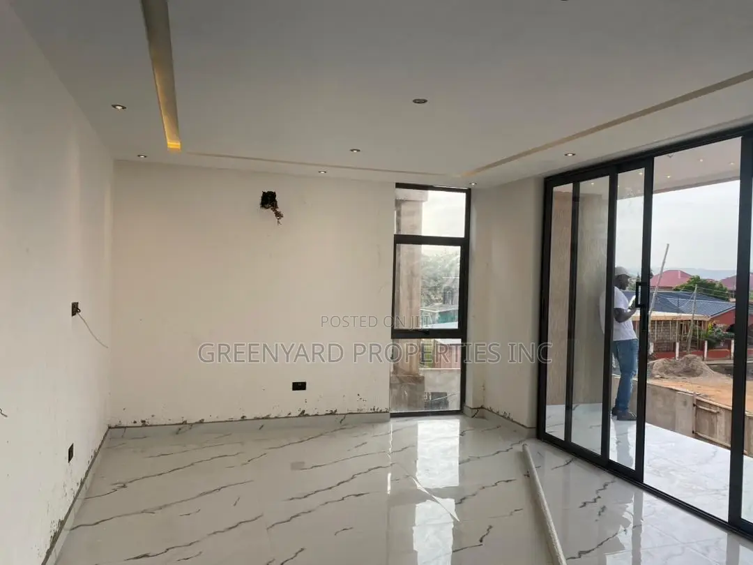 4bdrm House in Ashaley Botwe for sale