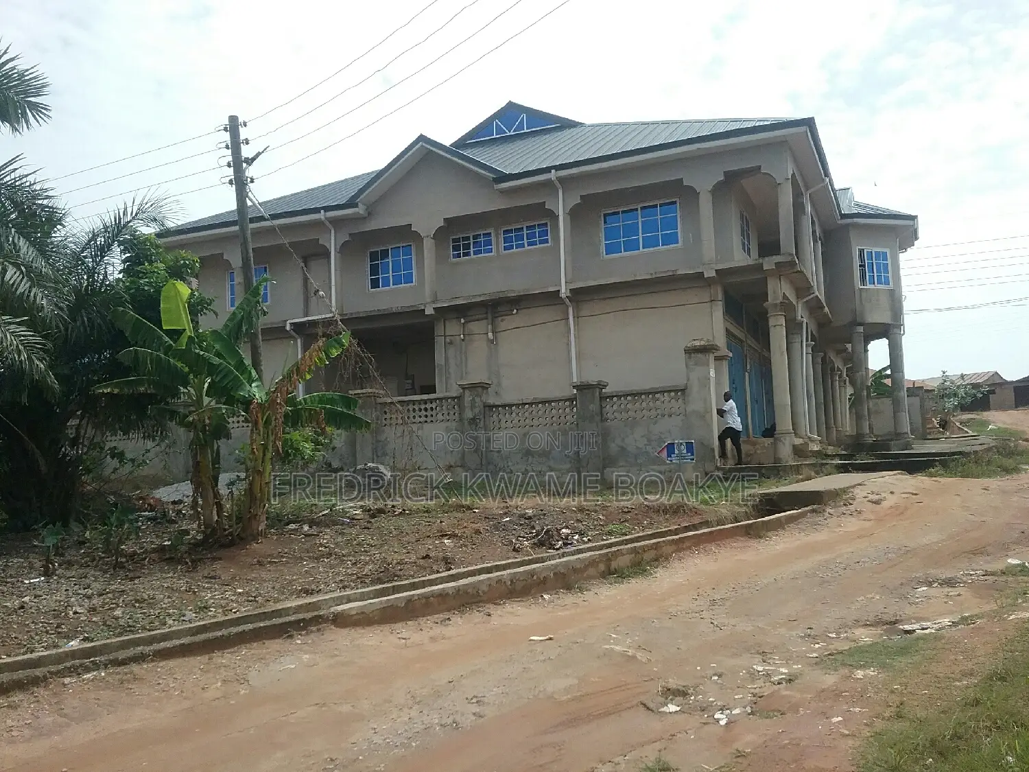 10bdrm House in Brother K Estate, Kumasi Metropolitan for rent
