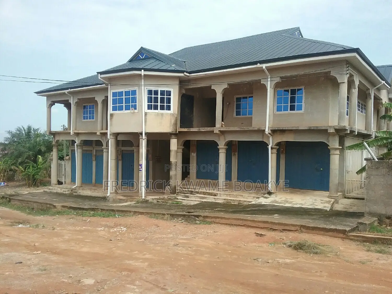 10bdrm House in Brother K Estate, Kumasi Metropolitan for rent