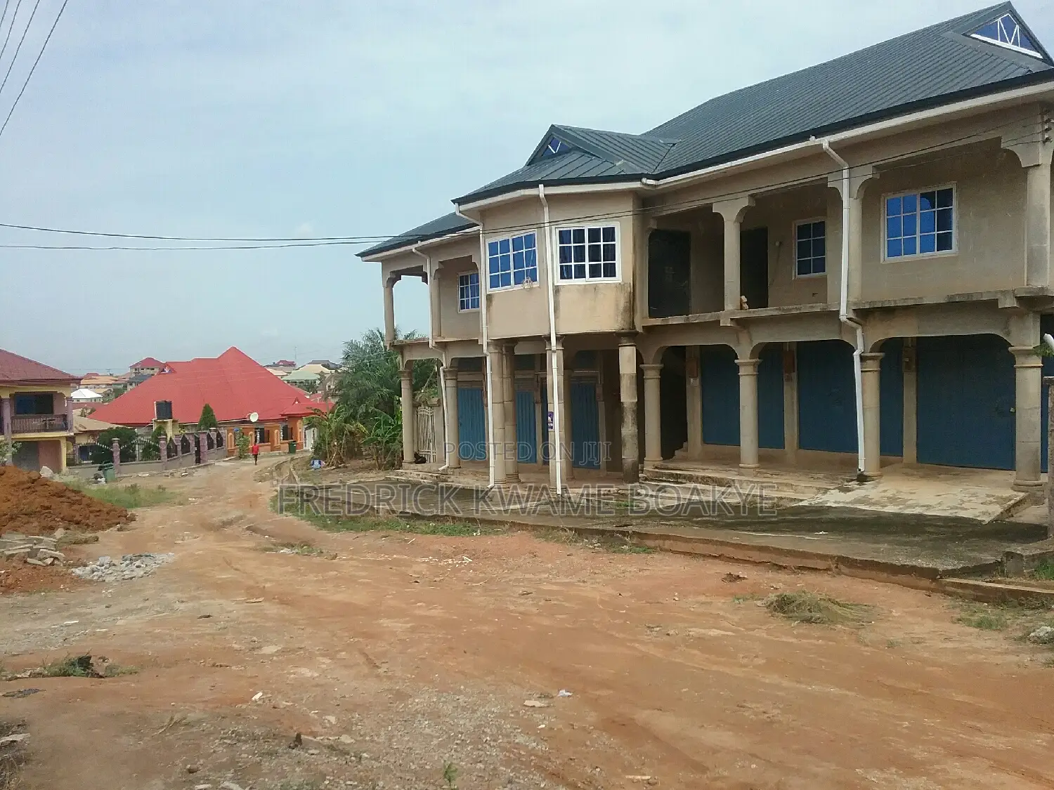 10bdrm House in Brother K Estate, Kumasi Metropolitan for rent
