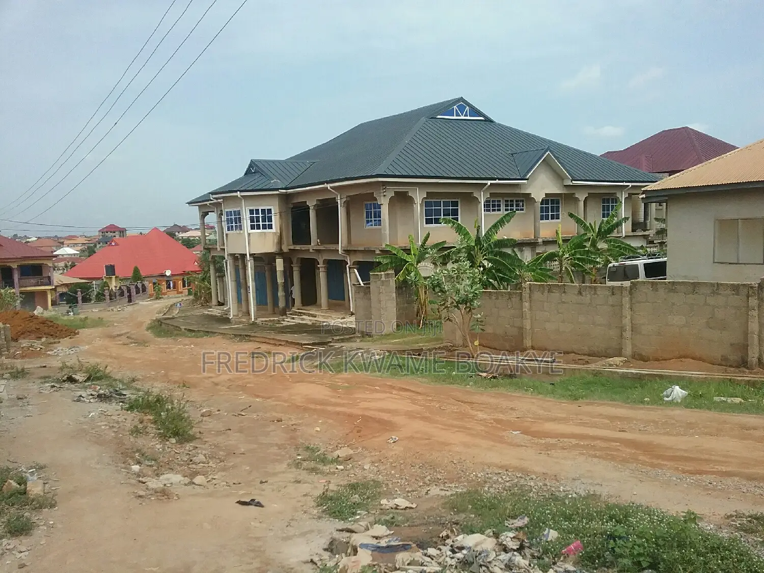 10bdrm House in Brother K Estate, Kumasi Metropolitan for rent