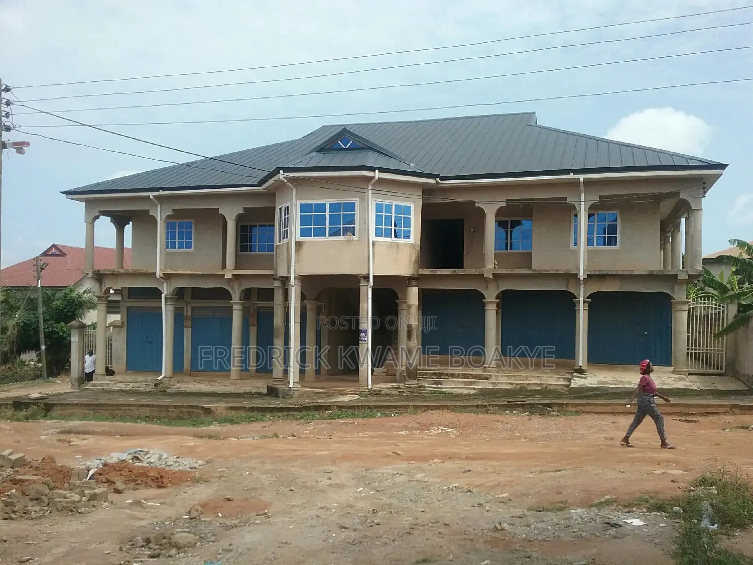 10bdrm House in Brother K Estate, Kumasi Metropolitan for rent