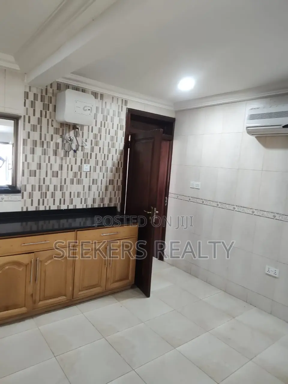 5bdrm House in Seekers Realty, Cantonments for rent
