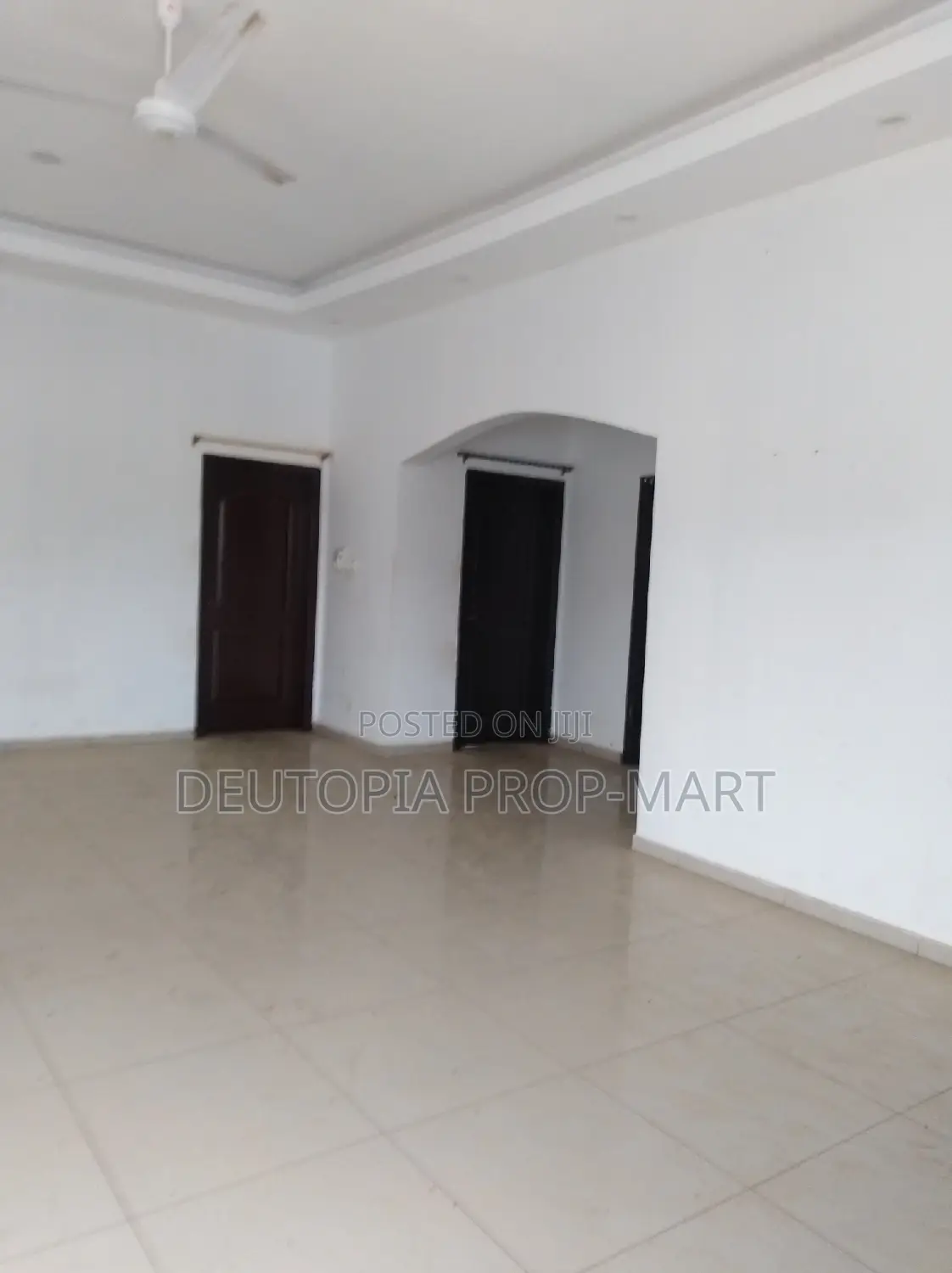 3bdrm House in Hfc, Tema Metropolitan for rent