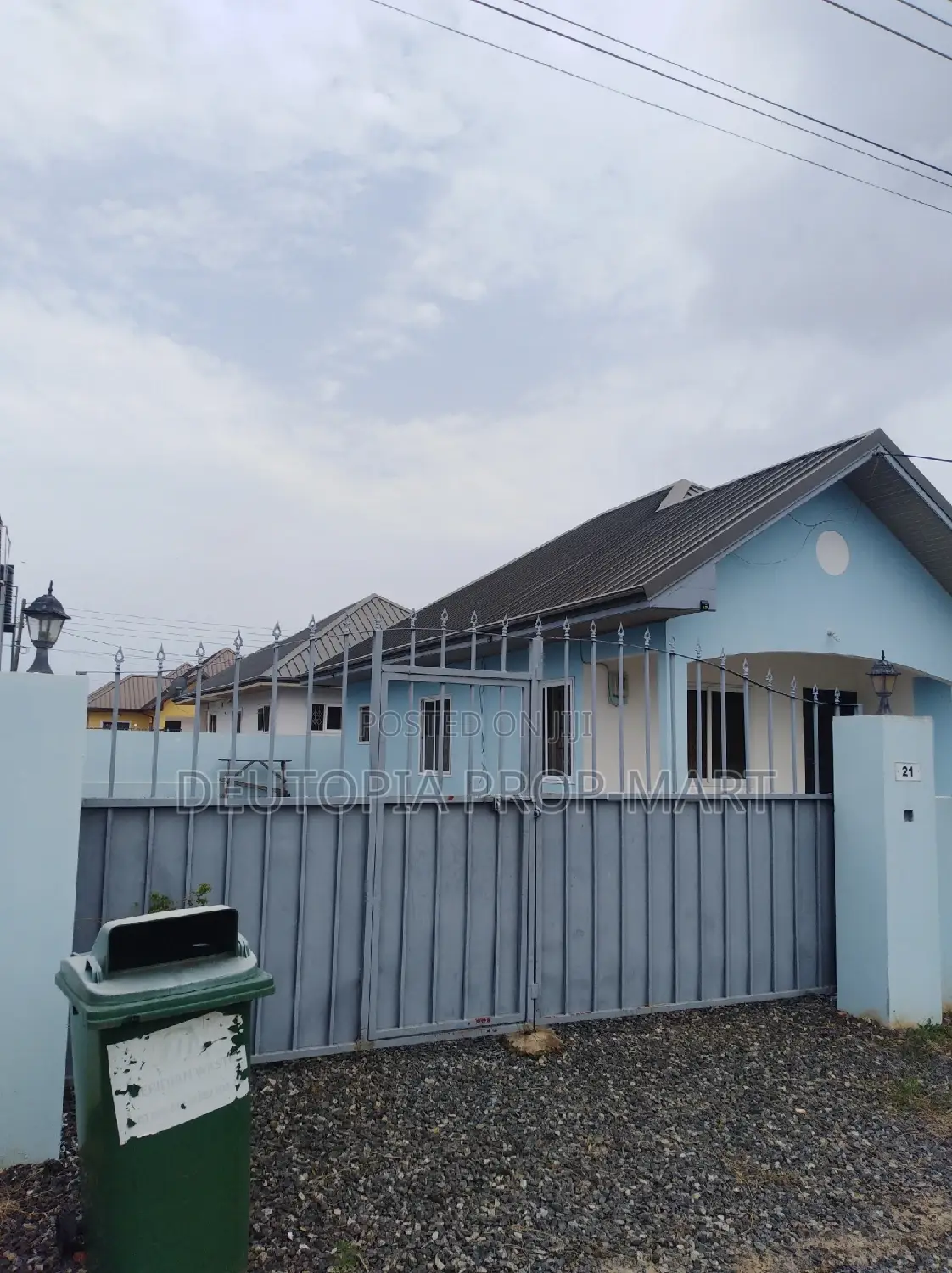 3bdrm House in Hfc, Tema Metropolitan for rent