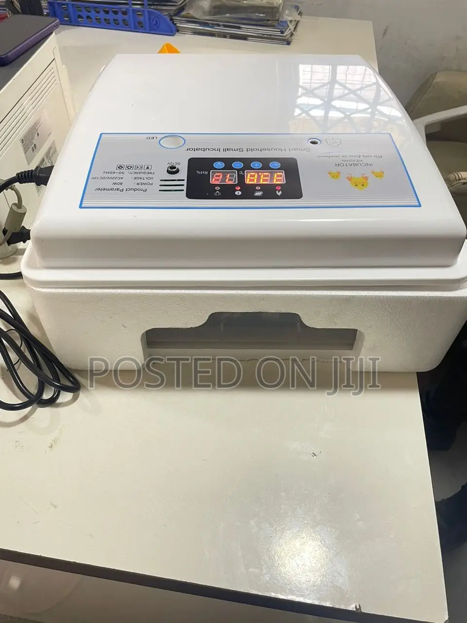 64 Eggs Capacity Incubator (Dual Power;Electricity Nbattery)