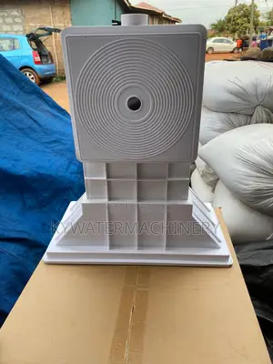 01 Short Throat Skimmer