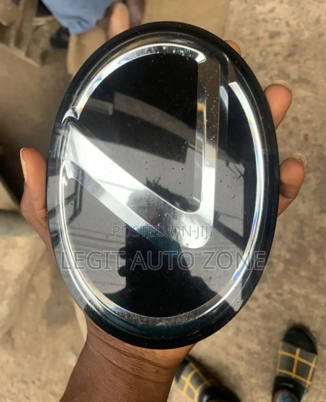 Lexus LX 570 Front Crown