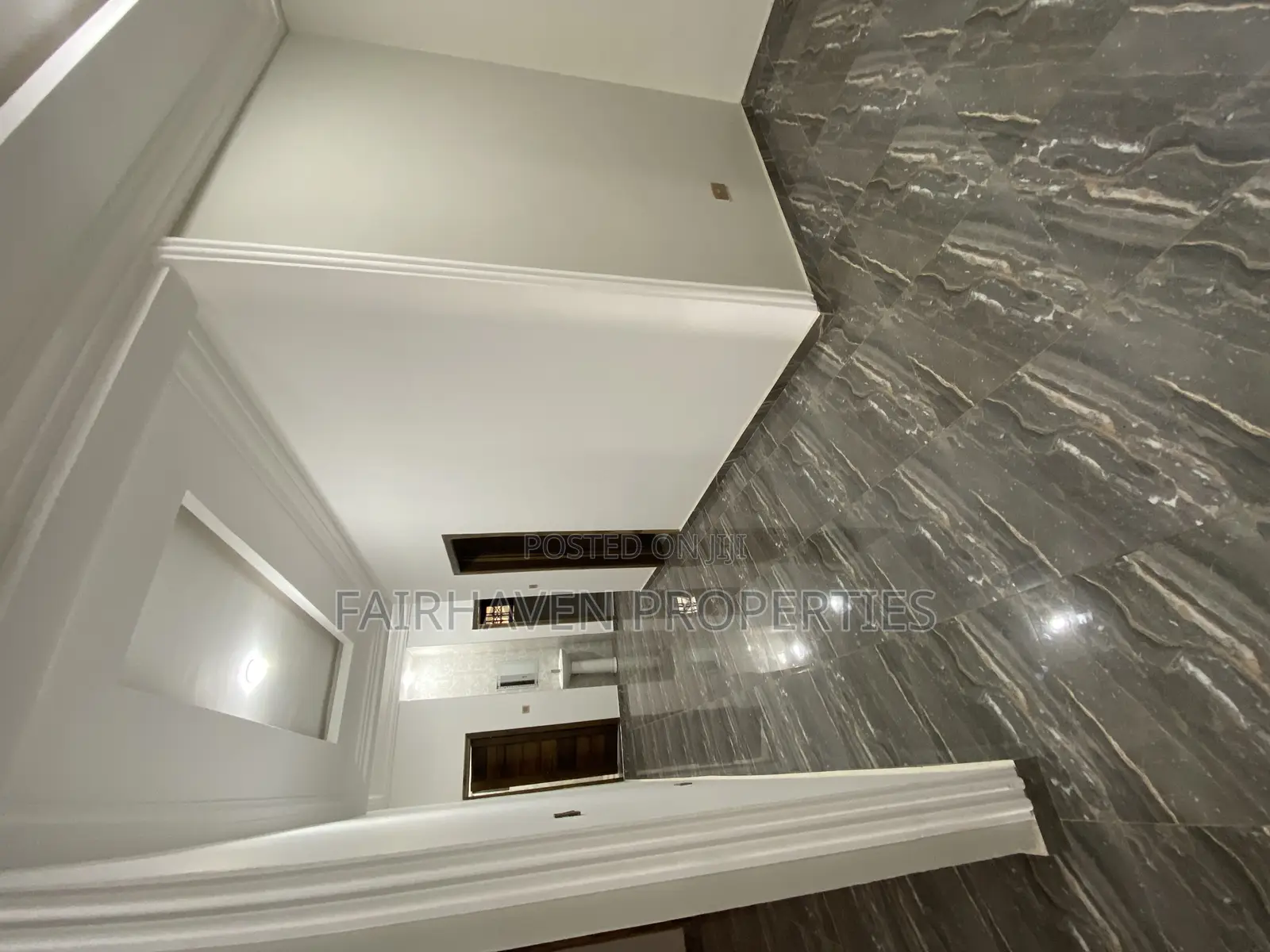 4bdrm Apartment in Tseaddo, Airport Residential Area for rent