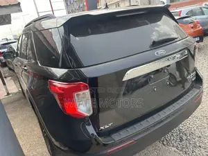 Ford Explorer XLT 4x4 2020 Black