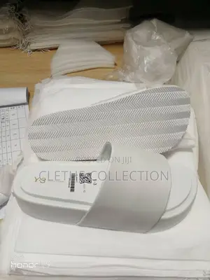 Y-3 Slippers