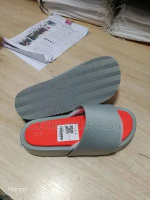Y-3 Slippers