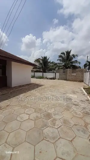 4bdrm House in Adjiringanor, Adjiriganor for rent