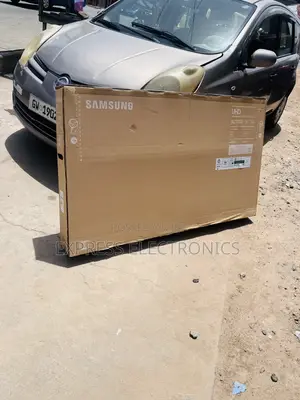 Slim Design Samsung 55”Cu7000 UHD Smart Glossy