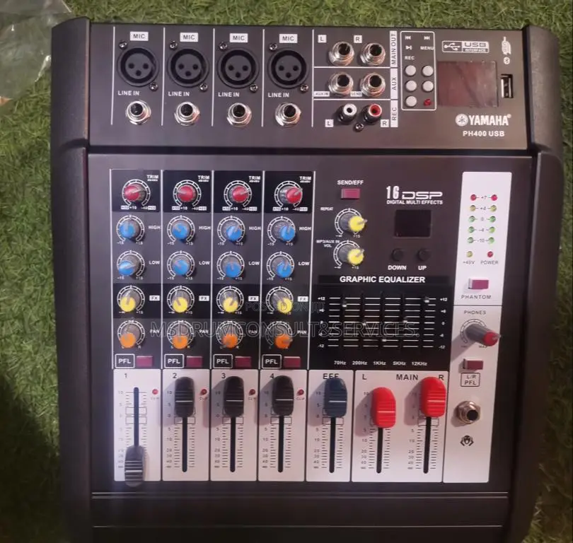 4 Channels Mixer - Yamaha