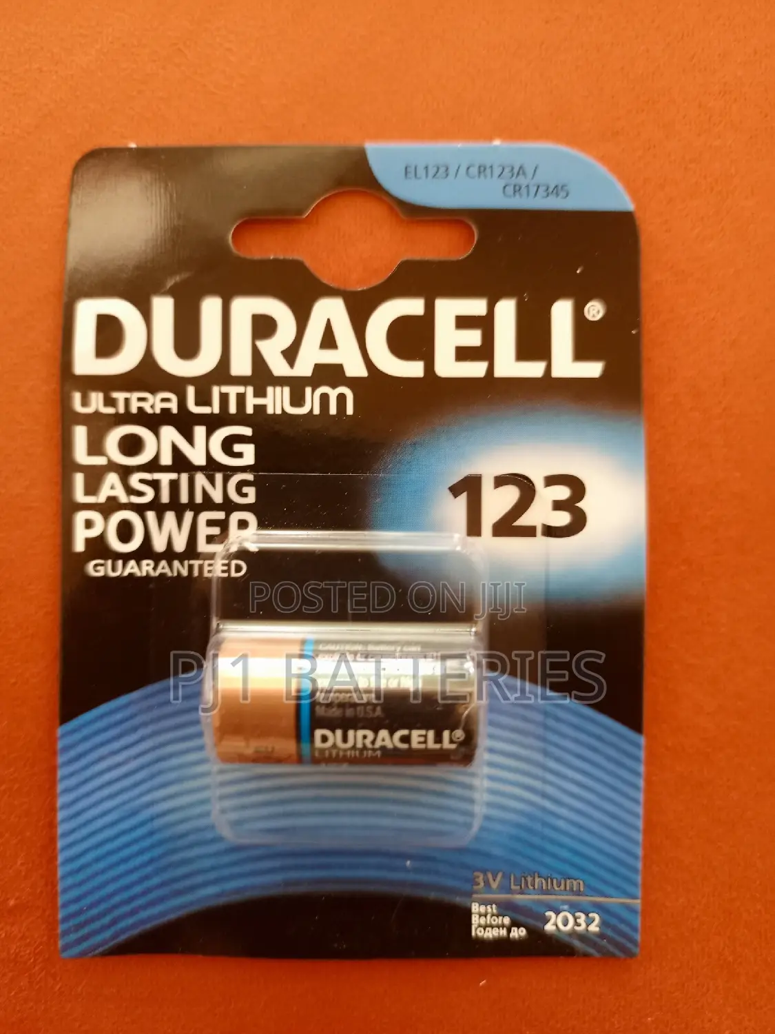 Cr123 a Duracell Battery