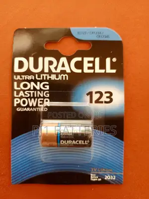 Cr123 a Duracell Battery