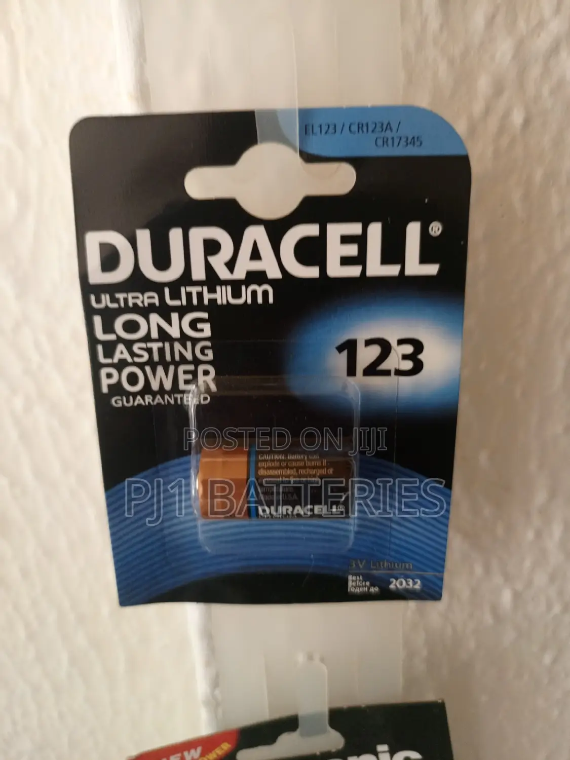 Cr123 a Duracell Battery