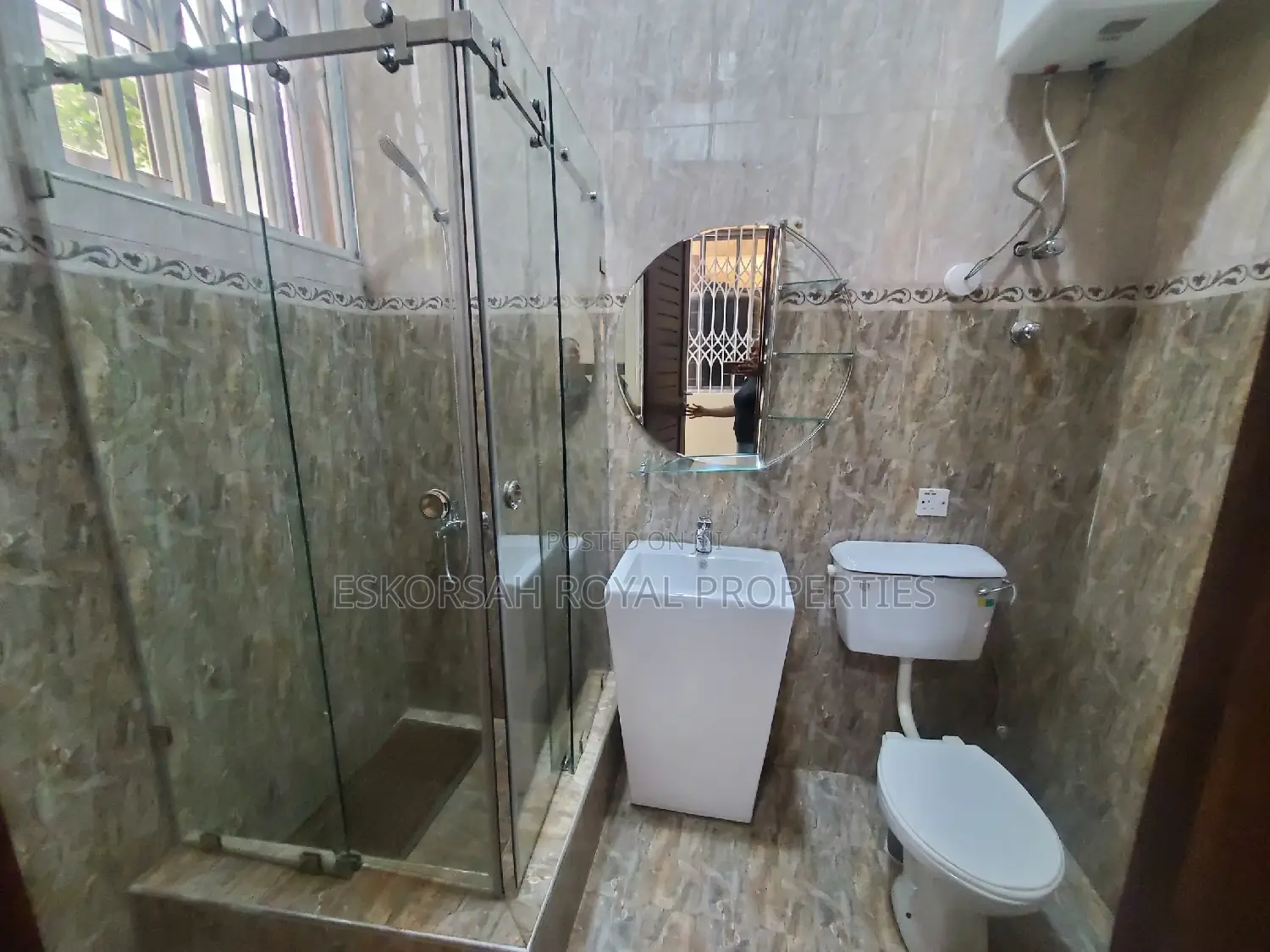 5bdrm House in East Legon Hills, School Junction for rent