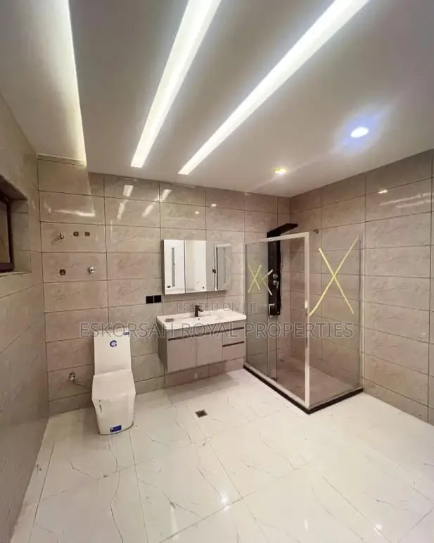 4bdrm House in East Legon Hills, School Junction for sale