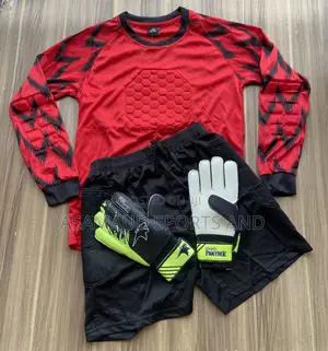 Original Goalkeeper Set Available at Cool Price