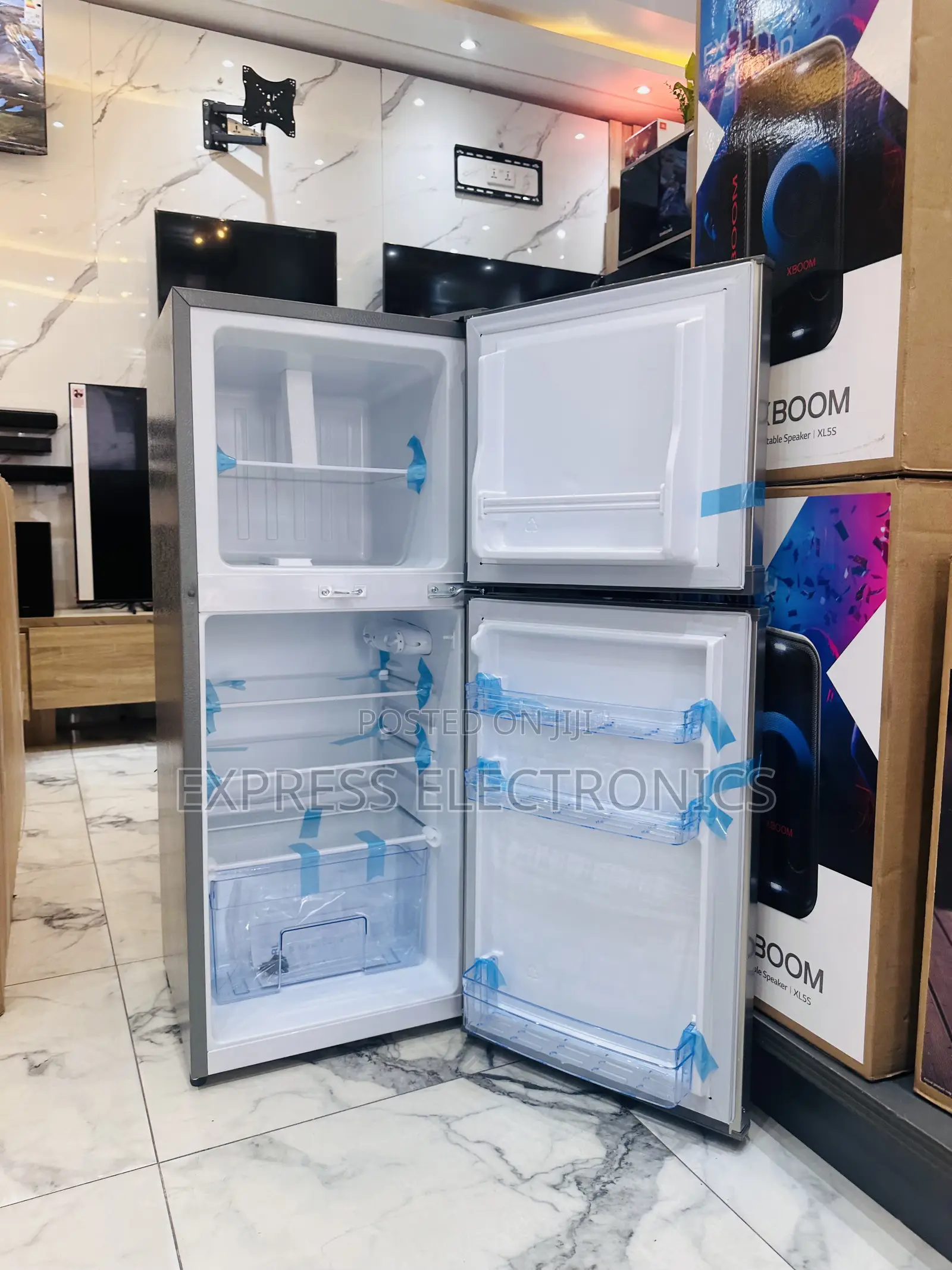 17t Double Door Fridge Pearl Grey Color Nice Fridge.