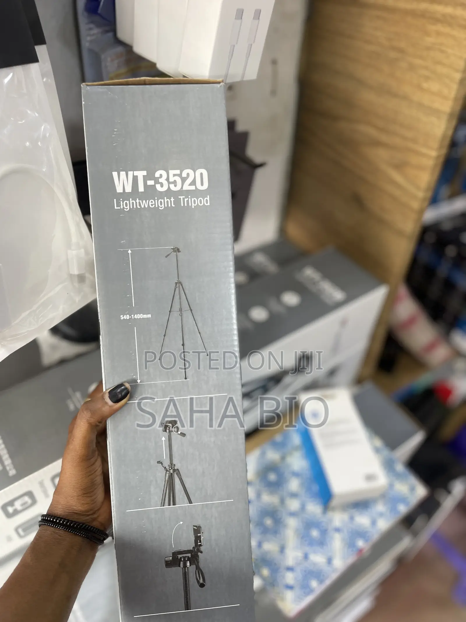 Brand New Tripod Stand 3520
