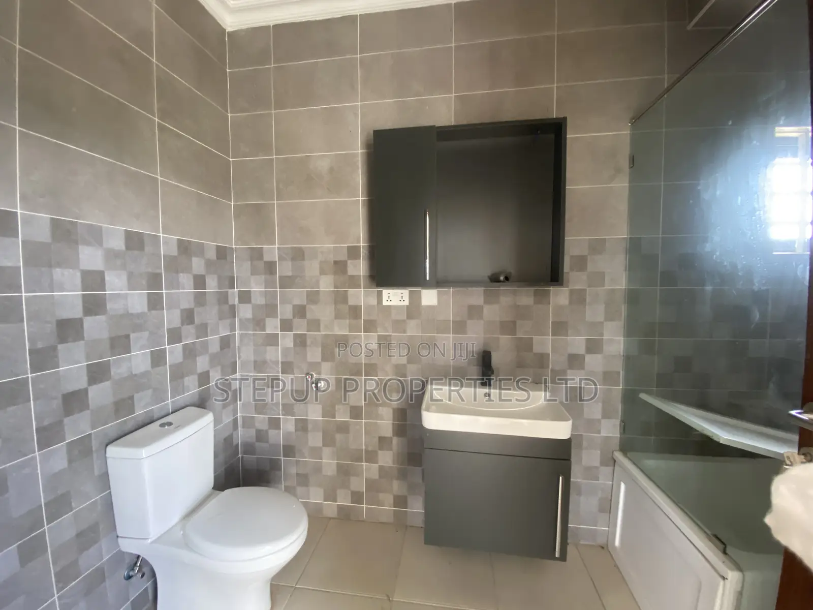 4bdrm House in Aburi, Akuapim South for sale