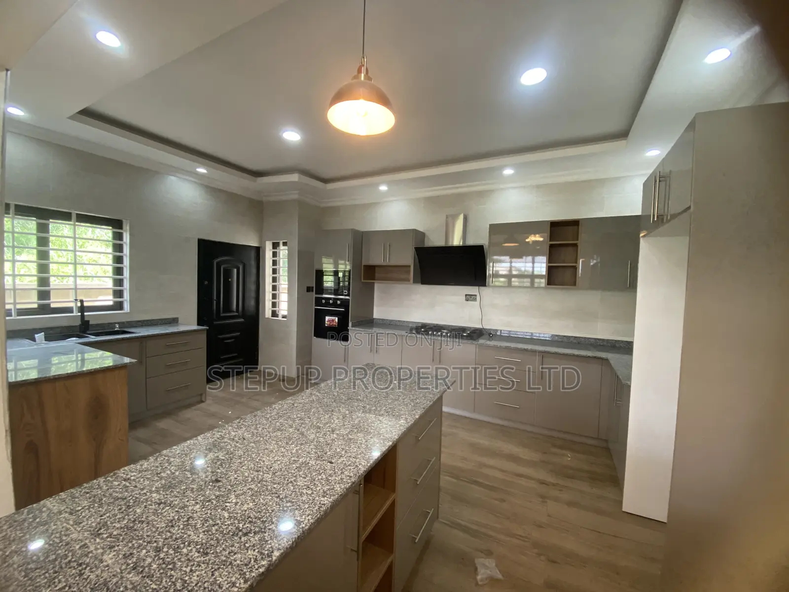 4bdrm House in Aburi, Akuapim South for sale