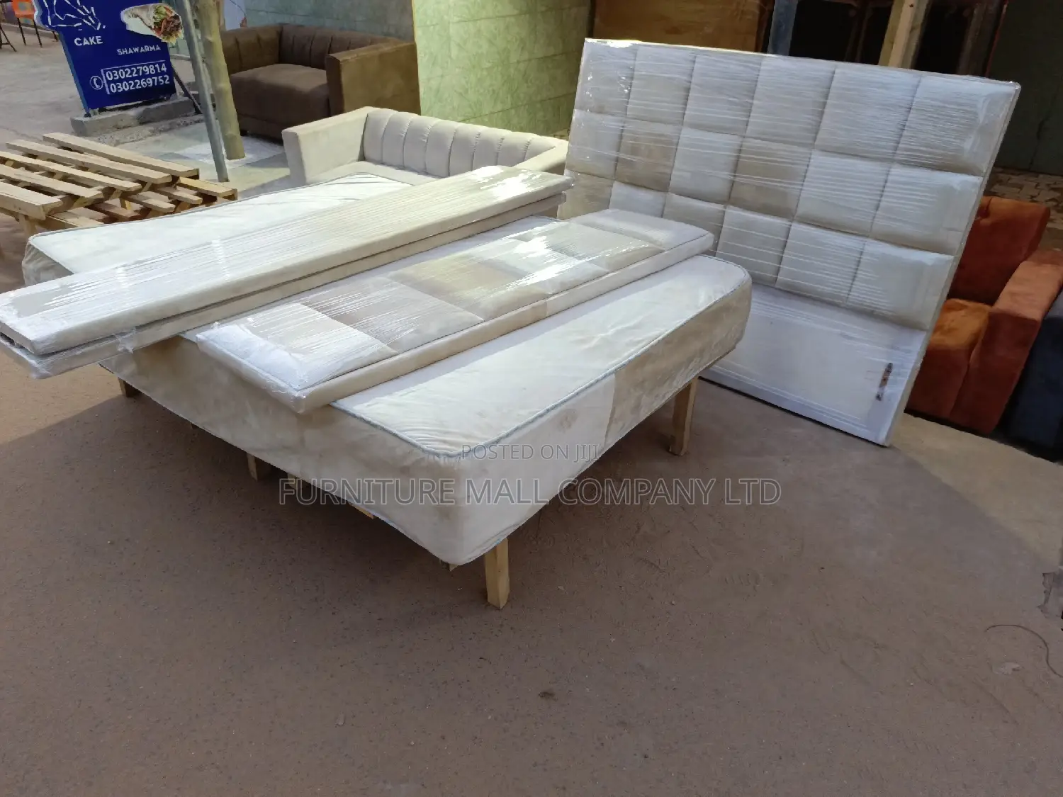 Classic FURNITURE MALL COMPANY Bed With Mattress . F.