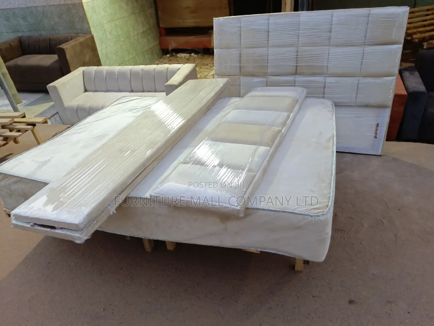 Classic FURNITURE MALL COMPANY Bed With Mattress . F.