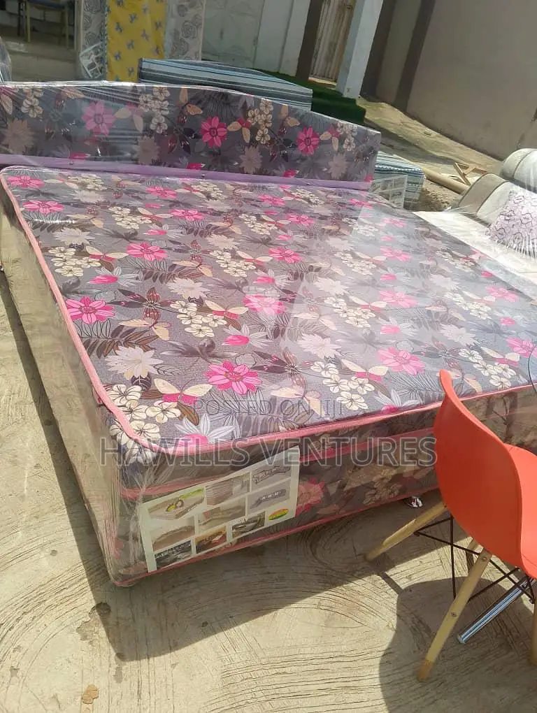 Inbuilt Queen Bed