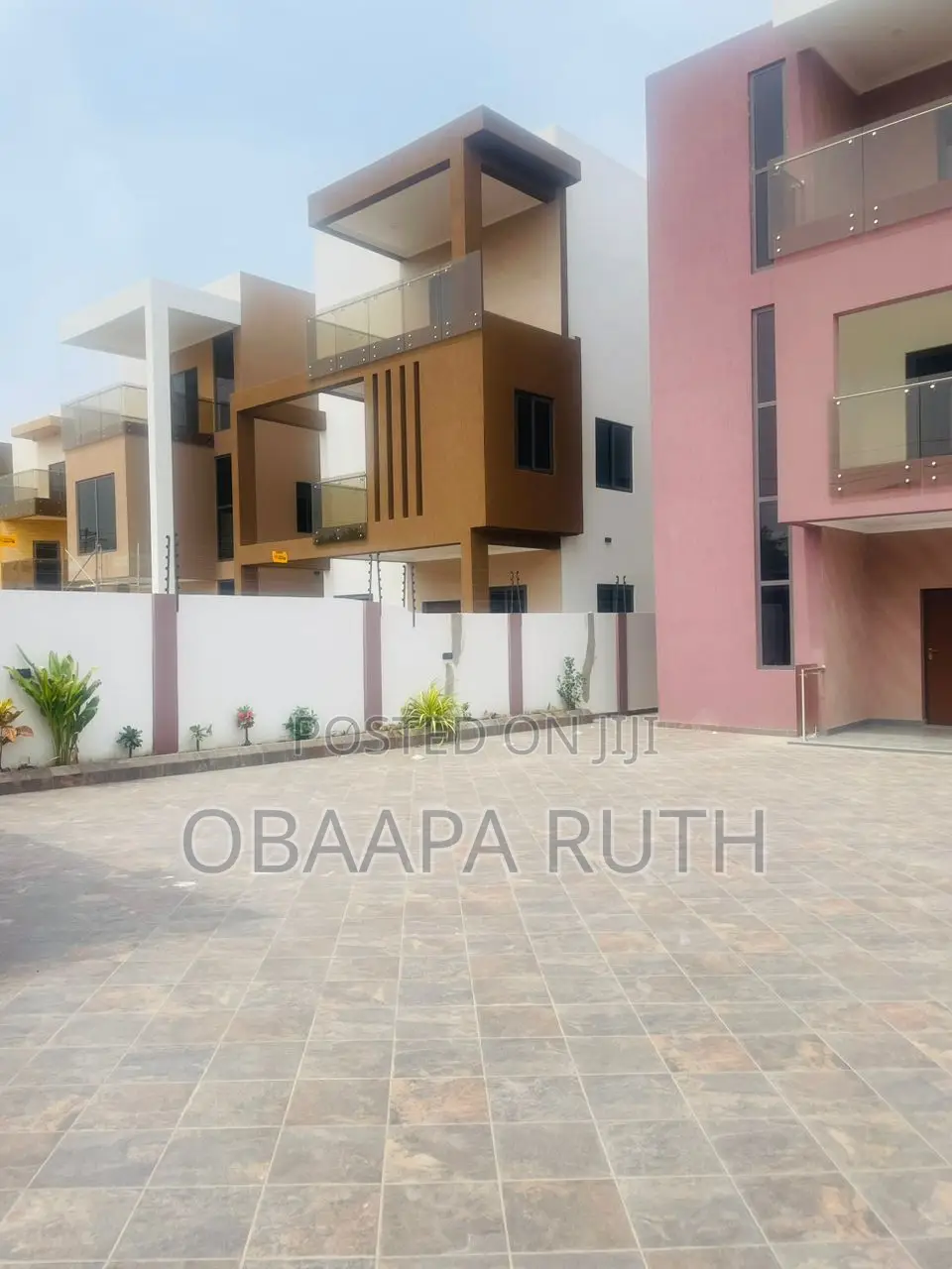 5bdrm Duplex in East Legon for rent