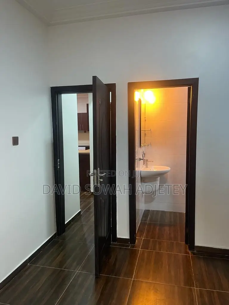 2bdrm Apartment in Tseaddo, Labadi for rent