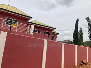 6bdrm Apartment in Oyibi for sale