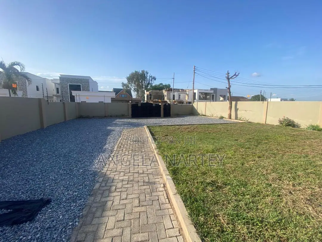 Land for Sale at Sakumono Estates
