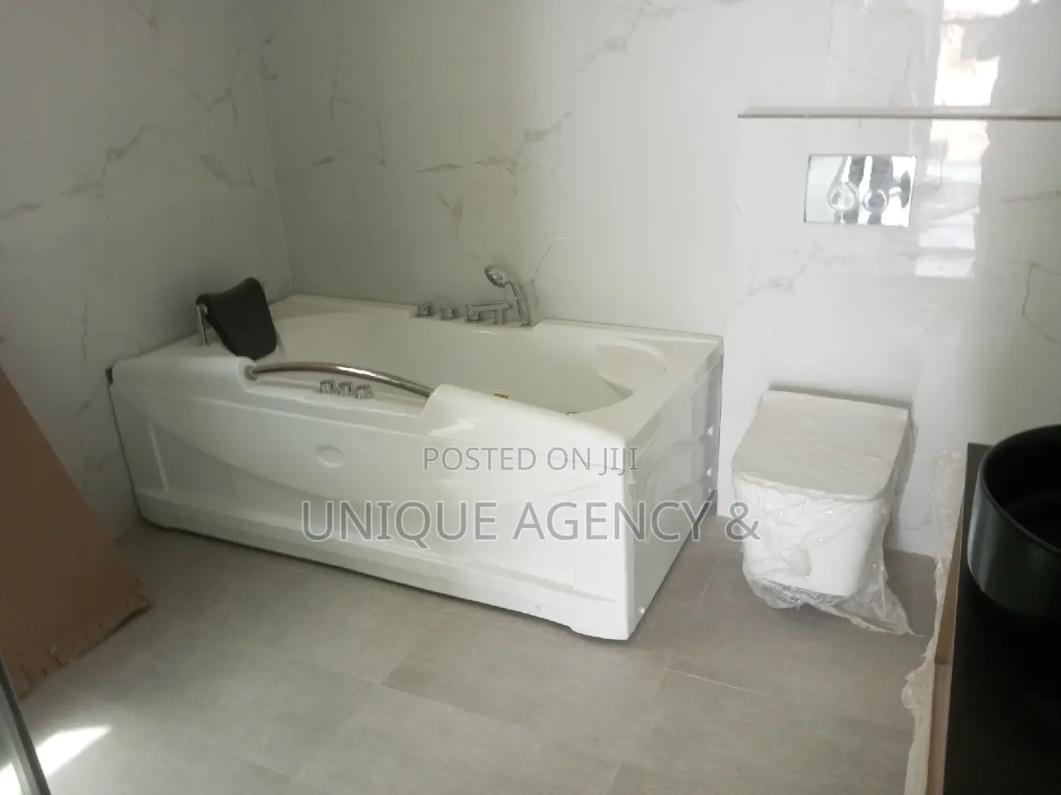 4bdrm Duplex in East Legon for sale