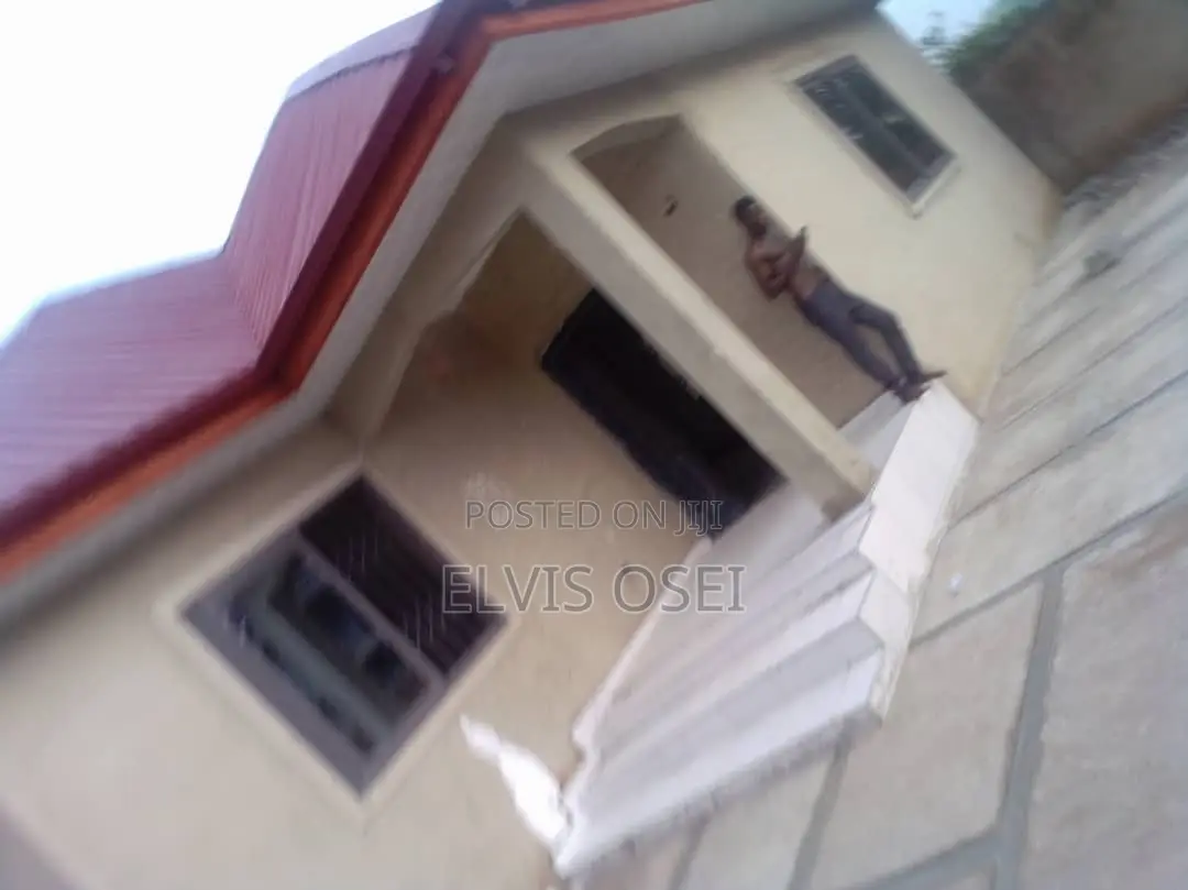 3bdrm House in Sapeiman Opah, Accra Metropolitan for sale