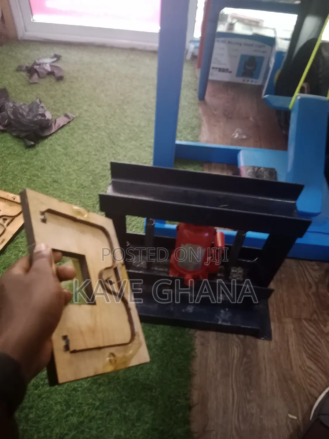 Take Away Rubber Cutting Machine