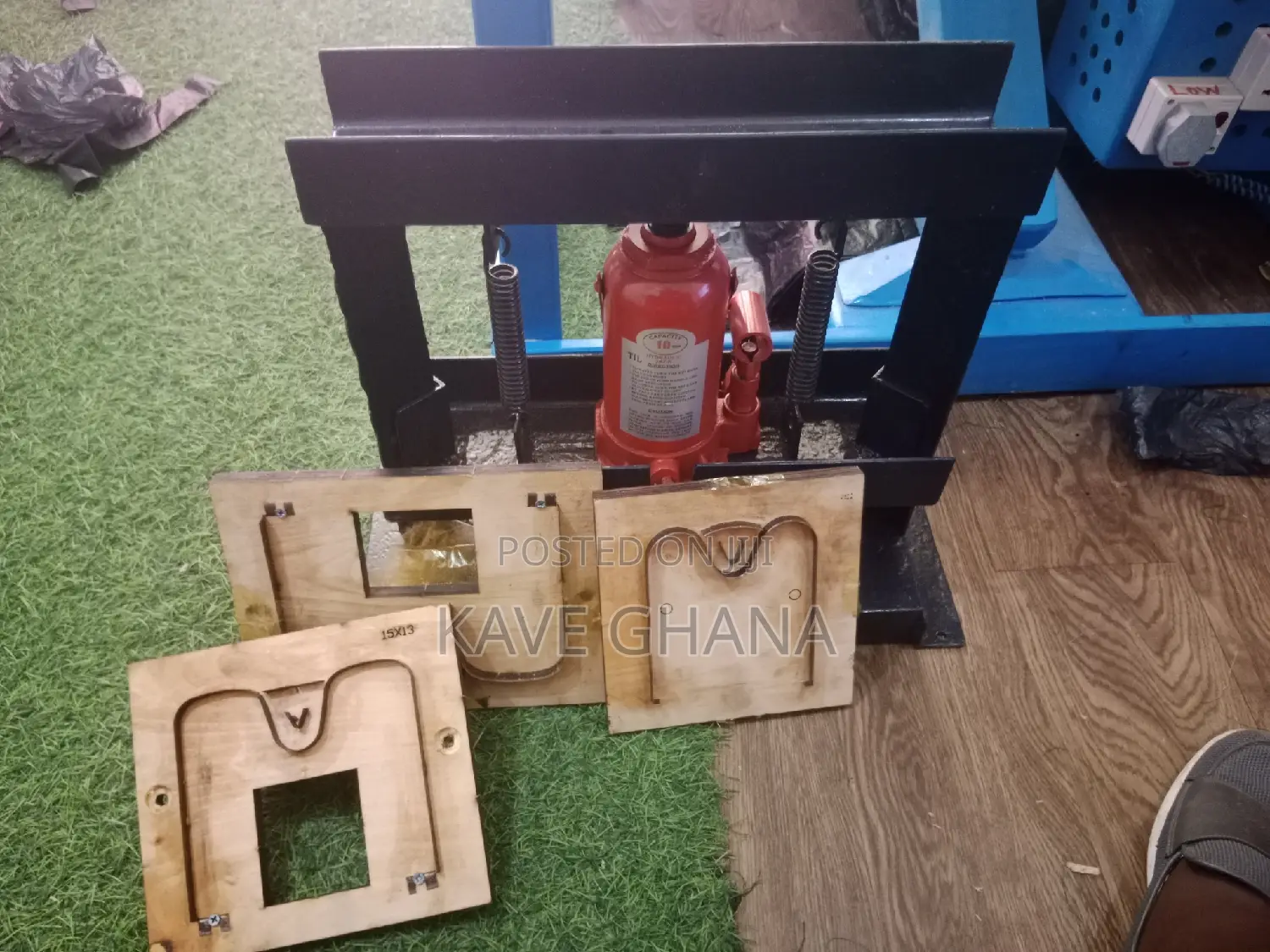 Take Away Rubber Cutting Machine