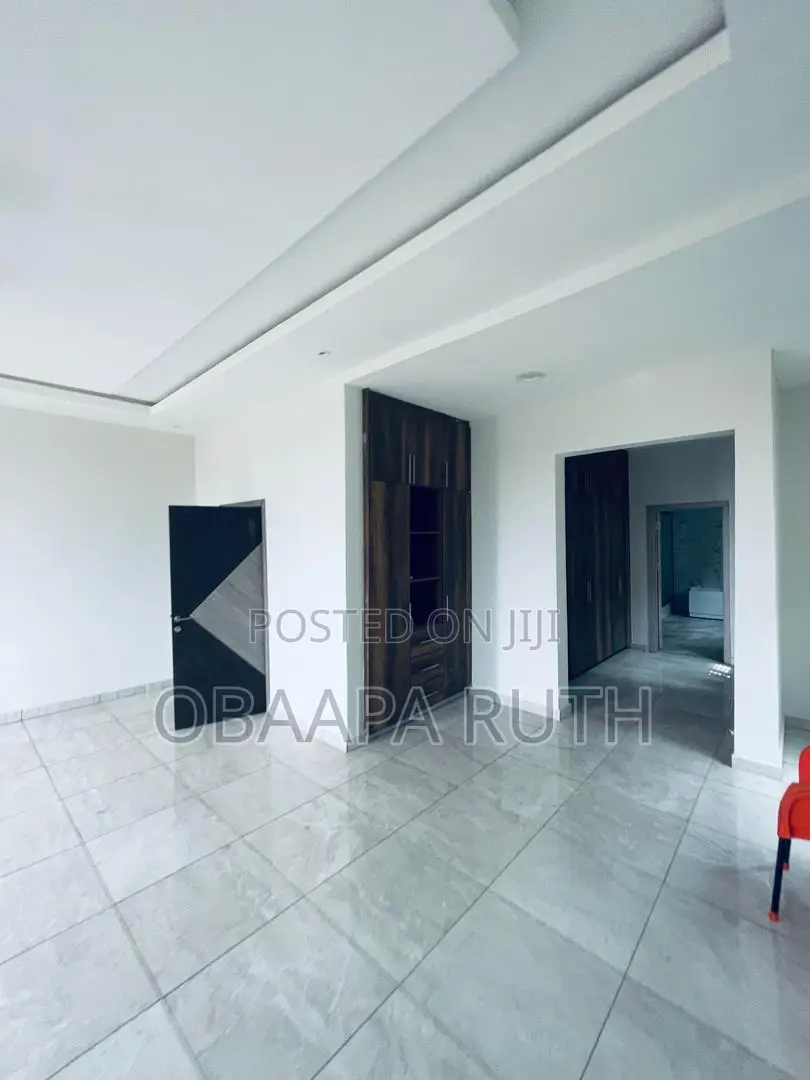 4bdrm House in Lakeside Estate for rent