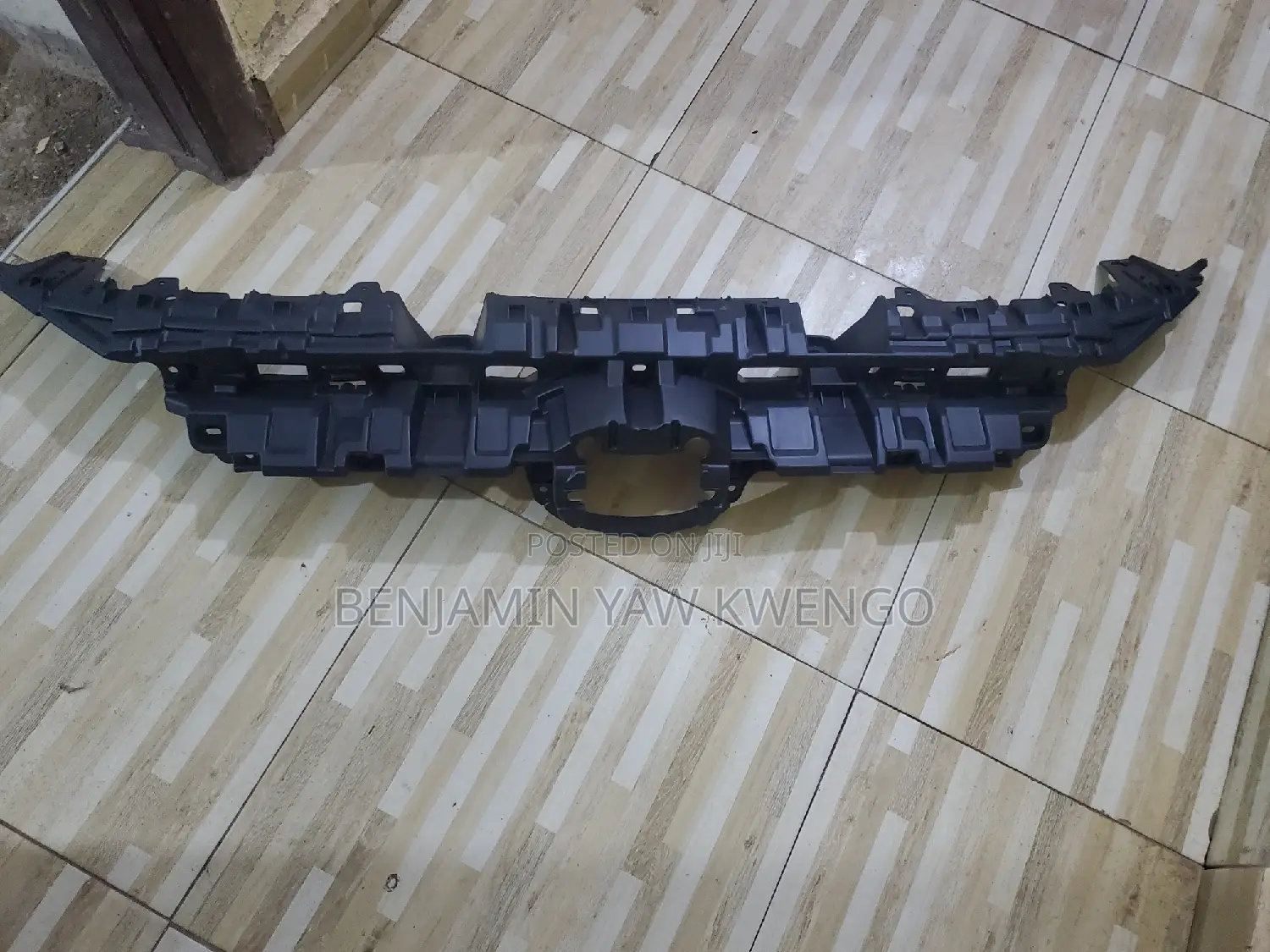 Rav4 2019 Front Bumper Grille Top
