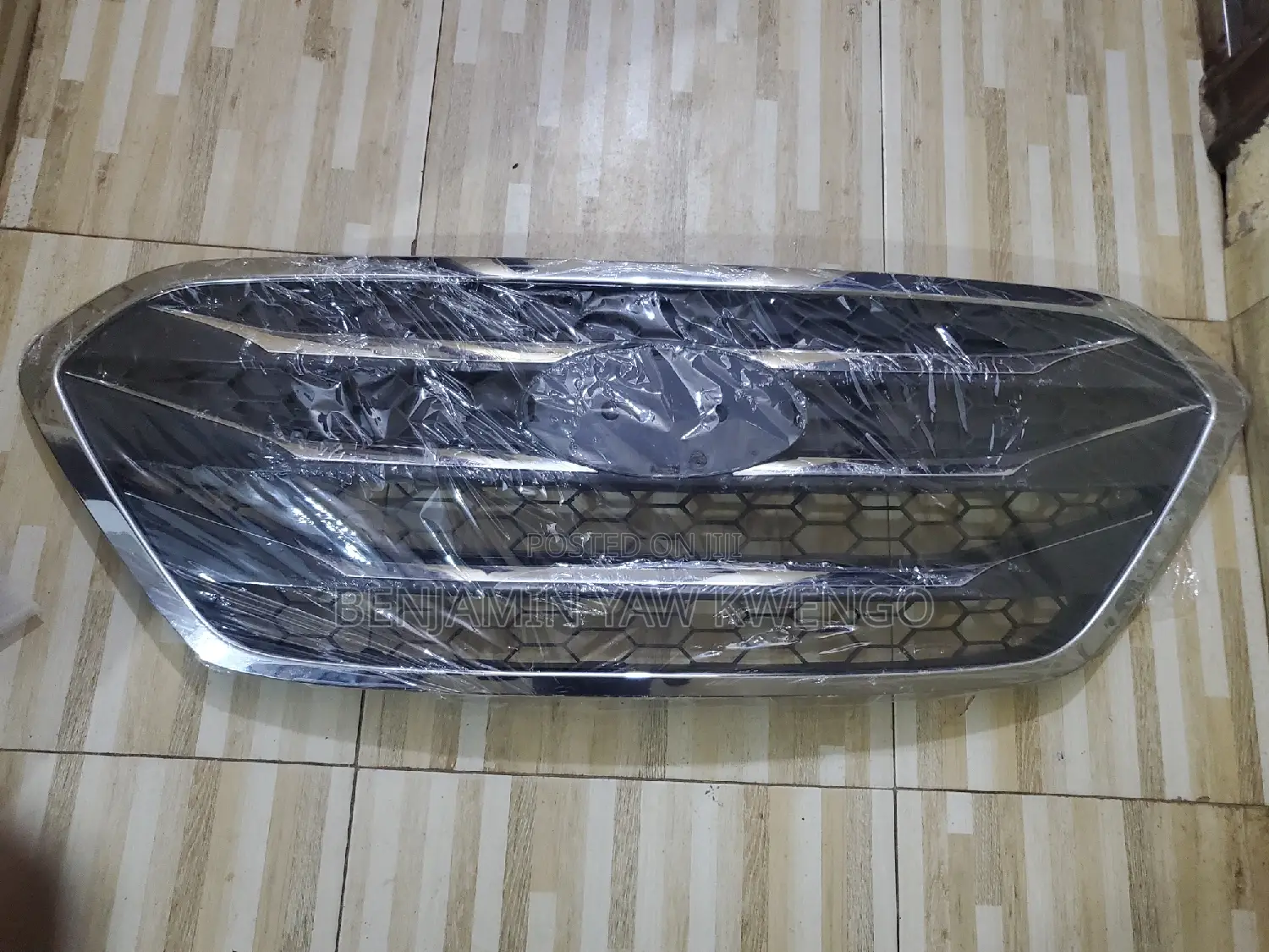 Hyundai Tucson 2015 Top Grille