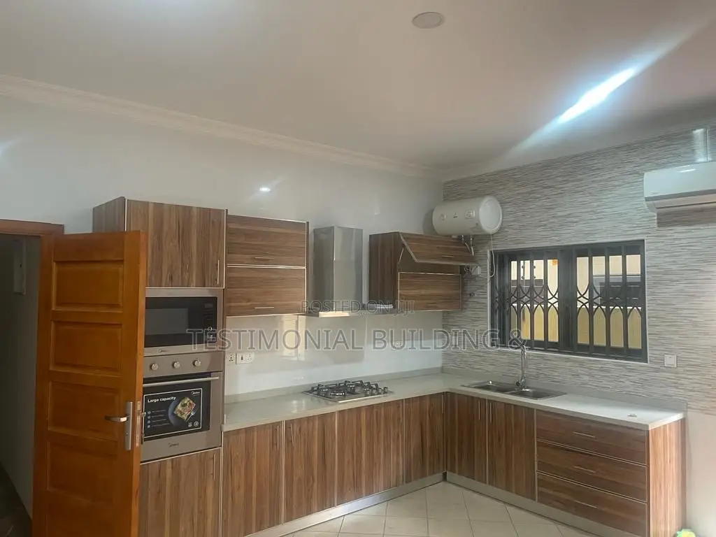 5bdrm House in Testimonial Building, East Legon for sale
