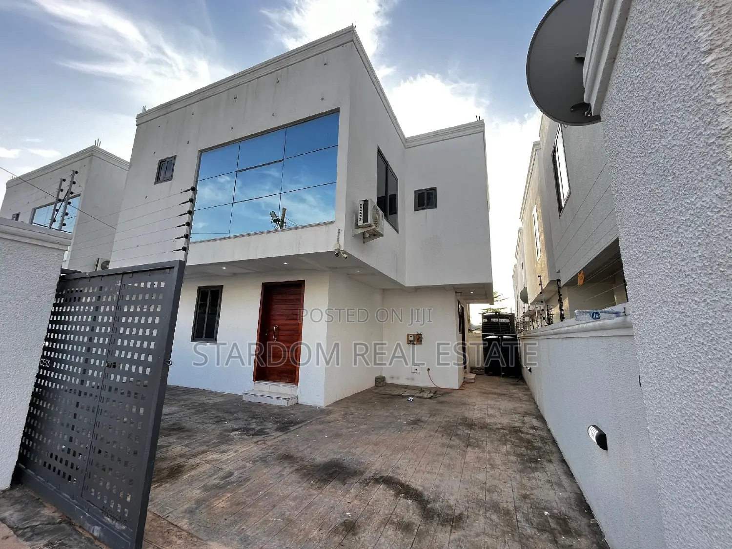 3bdrm Duplex in Adjiriganor for rent