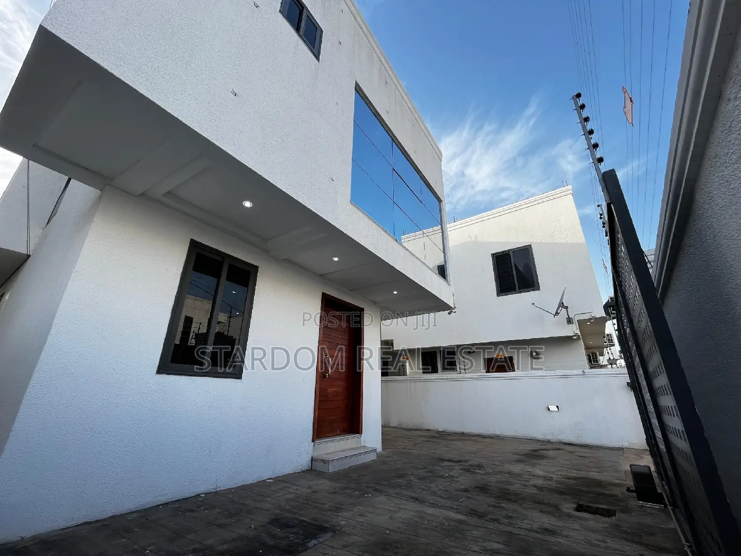 3bdrm Duplex in Adjiriganor for rent