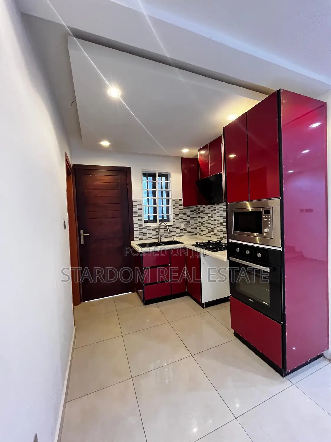 3bdrm Duplex in Adjiriganor for rent