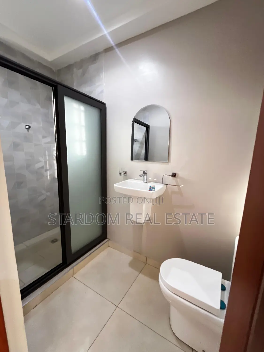 3bdrm Duplex in Adjiriganor for rent