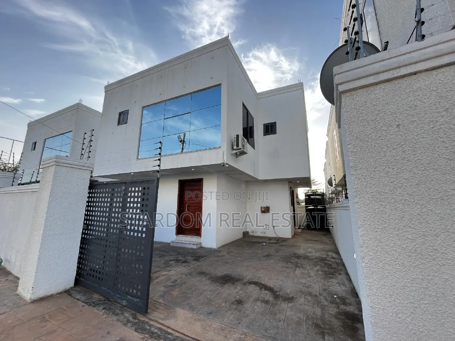 3bdrm Duplex in Adjiriganor for rent